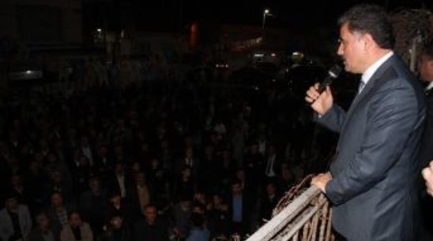 Ak Parti, G&ouml;ztepe'de Mahalle Toplantısı D&uuml;zenledi