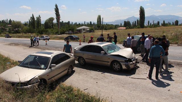 Burdur'da iki kazada 12 kişi yaralandı
