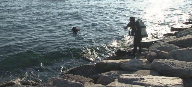 Kartal'da denize giren bir kişi gözden kayboldu-1