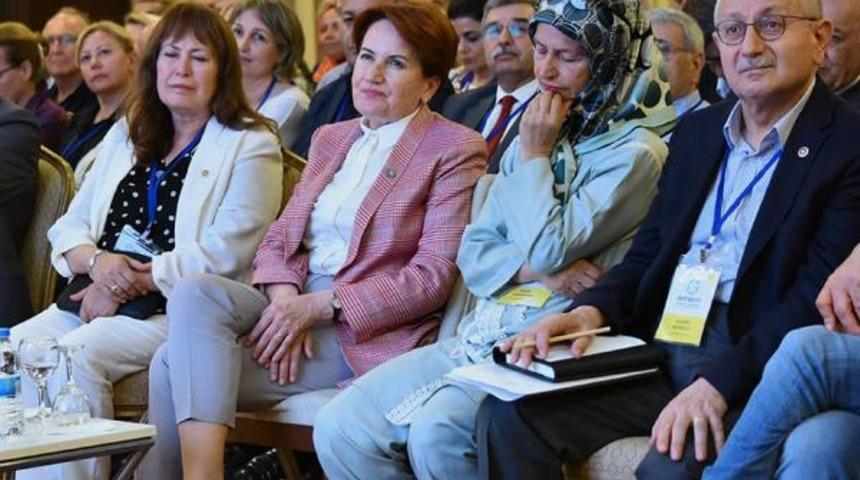 İYİ Parti Genel Başkanı Meral Akşener istifa mı etti? Meral Akşener'in istifa iddiası gündeme bomba gibi düştü