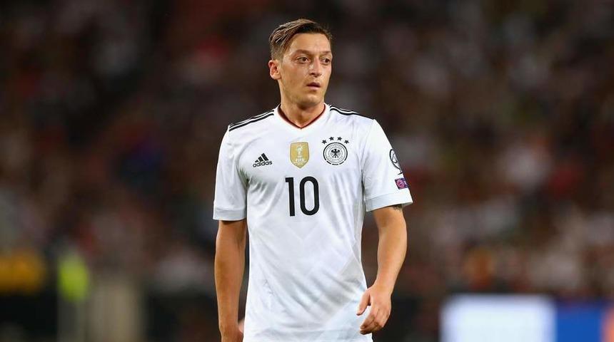 Mesut Özil, Almanya milli takımını bıraktığını açıkladı