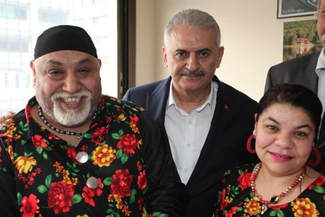 Binali Yıldırım, Ege Roman Dernekleri Federasyonu'nun A&ccedil;ılışını Ger&ccedil;ekleştirdi