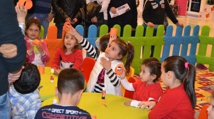 Minik Ziyaret&ccedil;iler Pamuk Prenses İle G&ouml;n&uuml;llerince Eğlendiler