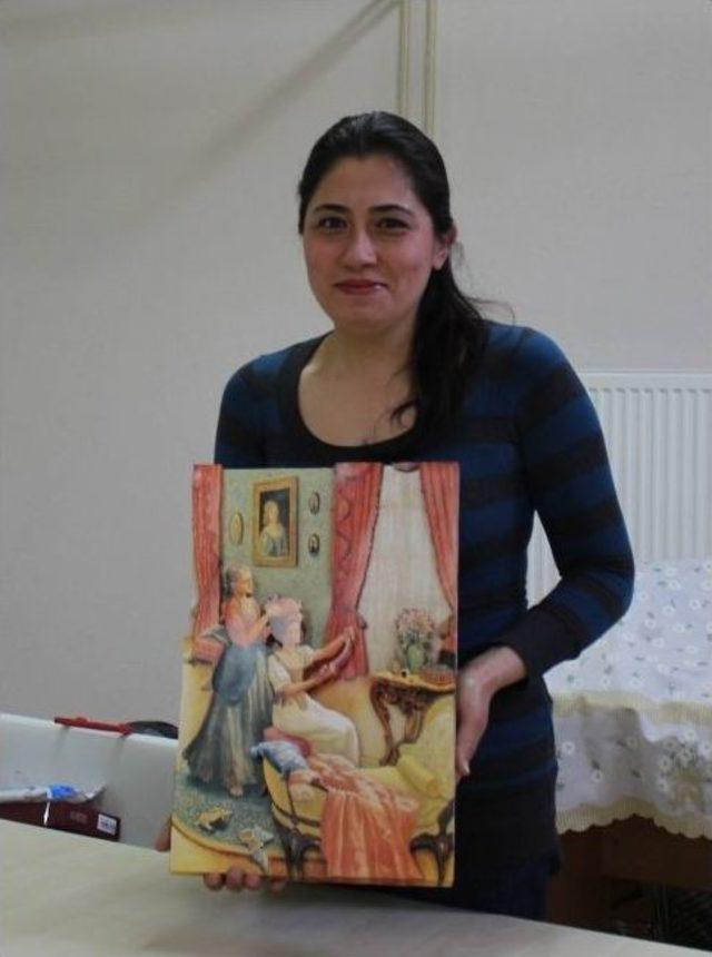 Kursiyerler Sergiye Hazırlanıyor 2