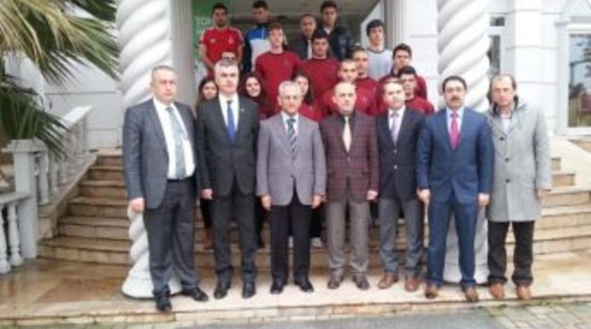 Erenler Kaymakamı&rsquo;ndan Sporculara Ziyaret