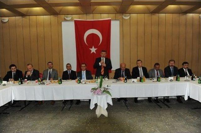 Vali den İl Genel Meclisi &Uuml;yelerine Veda Yemeği 3