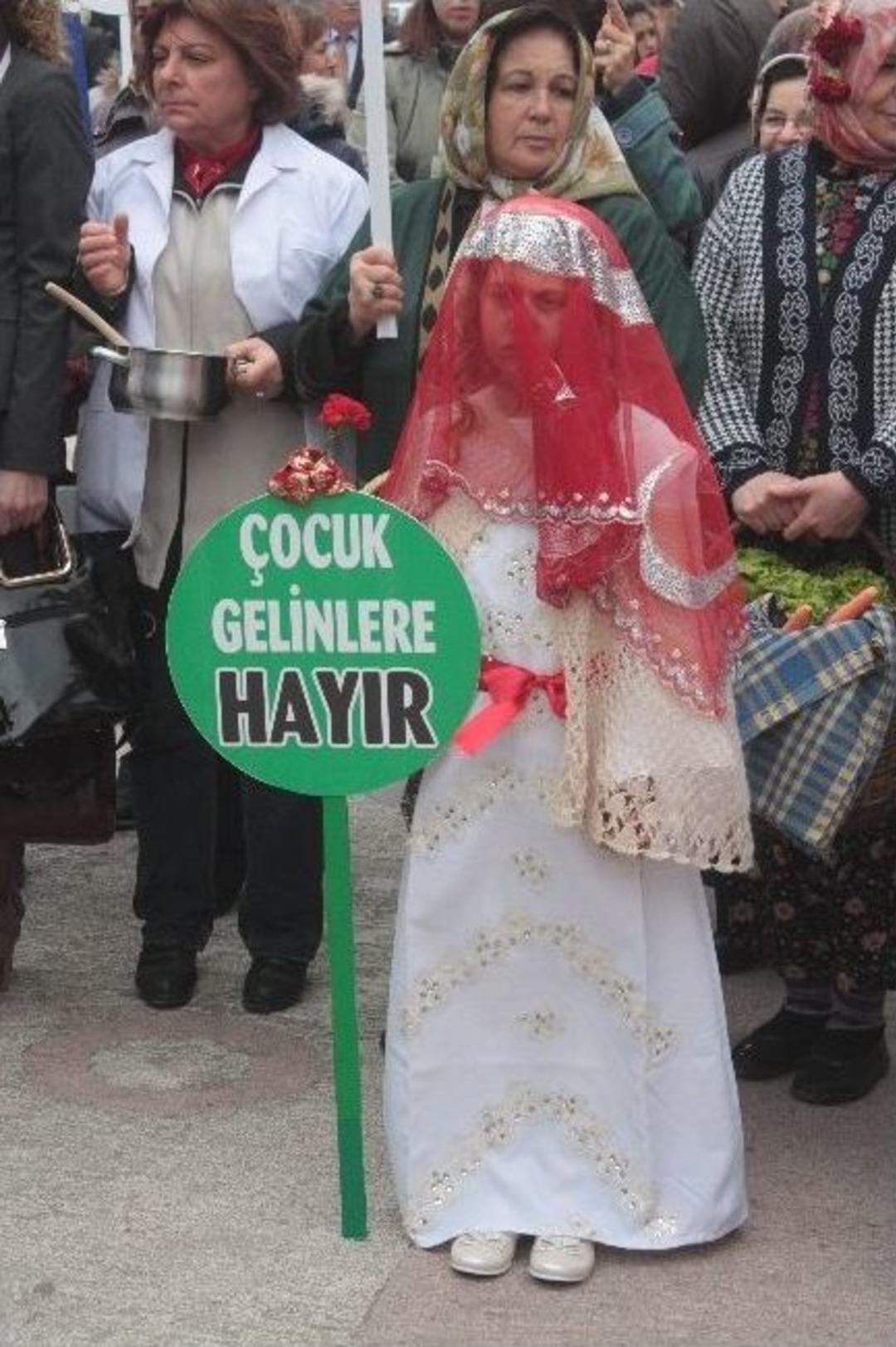 Kadına Şiddete 'dur' Demek İ&ccedil;in Y&uuml;r&uuml;d&uuml;ler