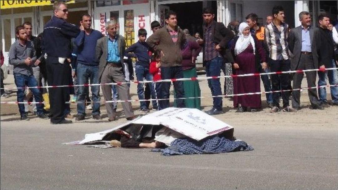 8 Mart D&uuml;nya Kadınlar G&uuml;n&uuml;'nde Tır Altında Kalarak &Ouml;ld&uuml;