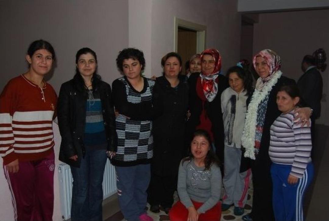 Ak Partili Kadınlardan Anlamlı Ziyaret