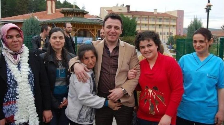 Orhan &Ccedil;akmak Rehabilitasyon Merkezi'ni Ziyaret Etti