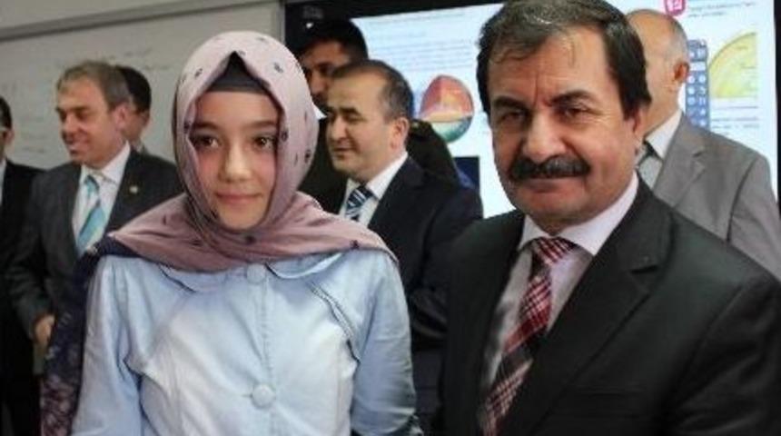 Rekt&ouml;r Karaaslan: "&ouml;ğretmenlerim Bana Bir Kara Kalem Bile Hediye Etmedi"