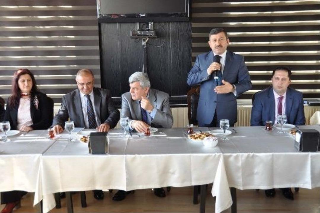 Başkan Karaosmanoğlu Ve Karabacak Darıca&rsquo;da Pazar Kurası &Ccedil;ekti