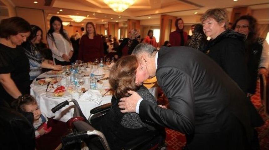 Kadın Adaylara 'yıldırım' Mesajlar