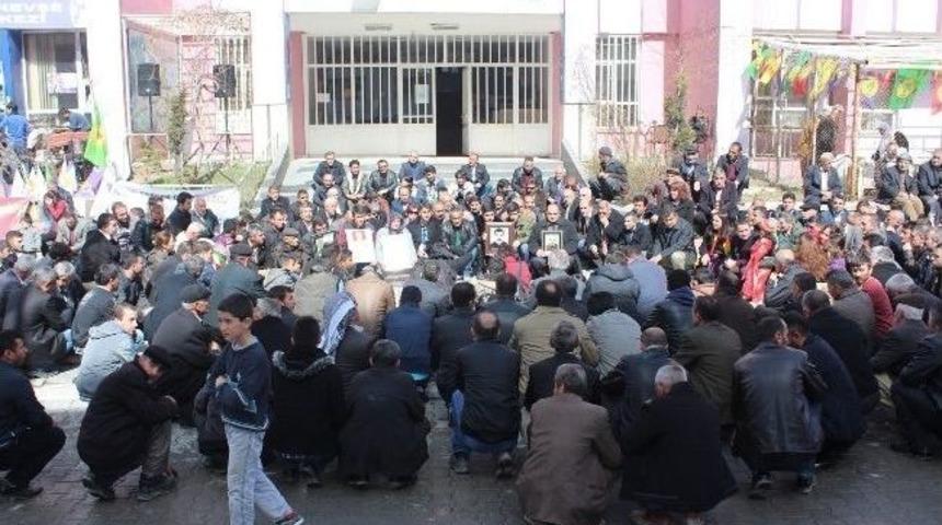 Cumartesi Anneleri Ve Kayıp Yakınlarından Oturma Eylemi