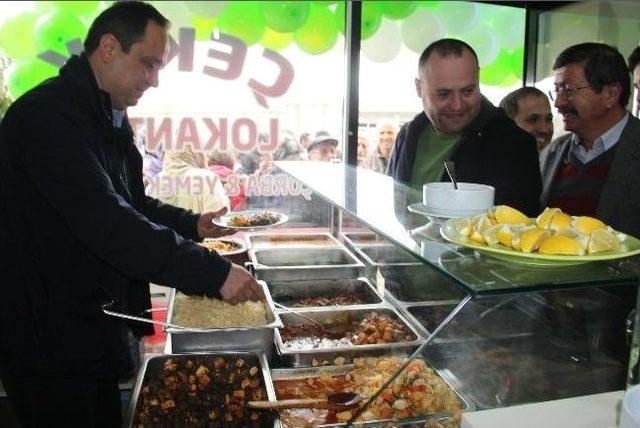 Başkan Aksu'dan Bol Kepçe Yemek İkramı