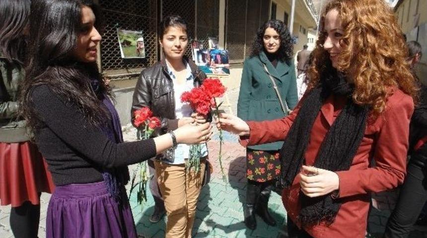 Y&uuml;ksekova&rsquo;daki Sendikalardan 8 Mart Kutlaması