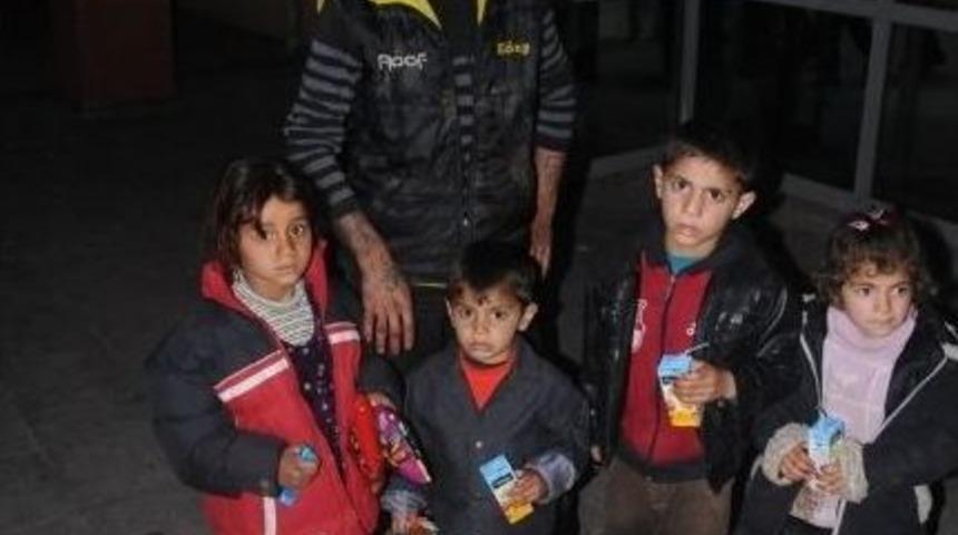 Sınırda Yaralı Halde Bulunan 3 Kişi Hastaneye Kaldırıldı