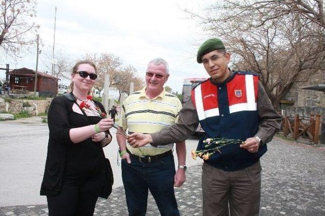 Side Jandarmadan Kadınlara Karanfil 2