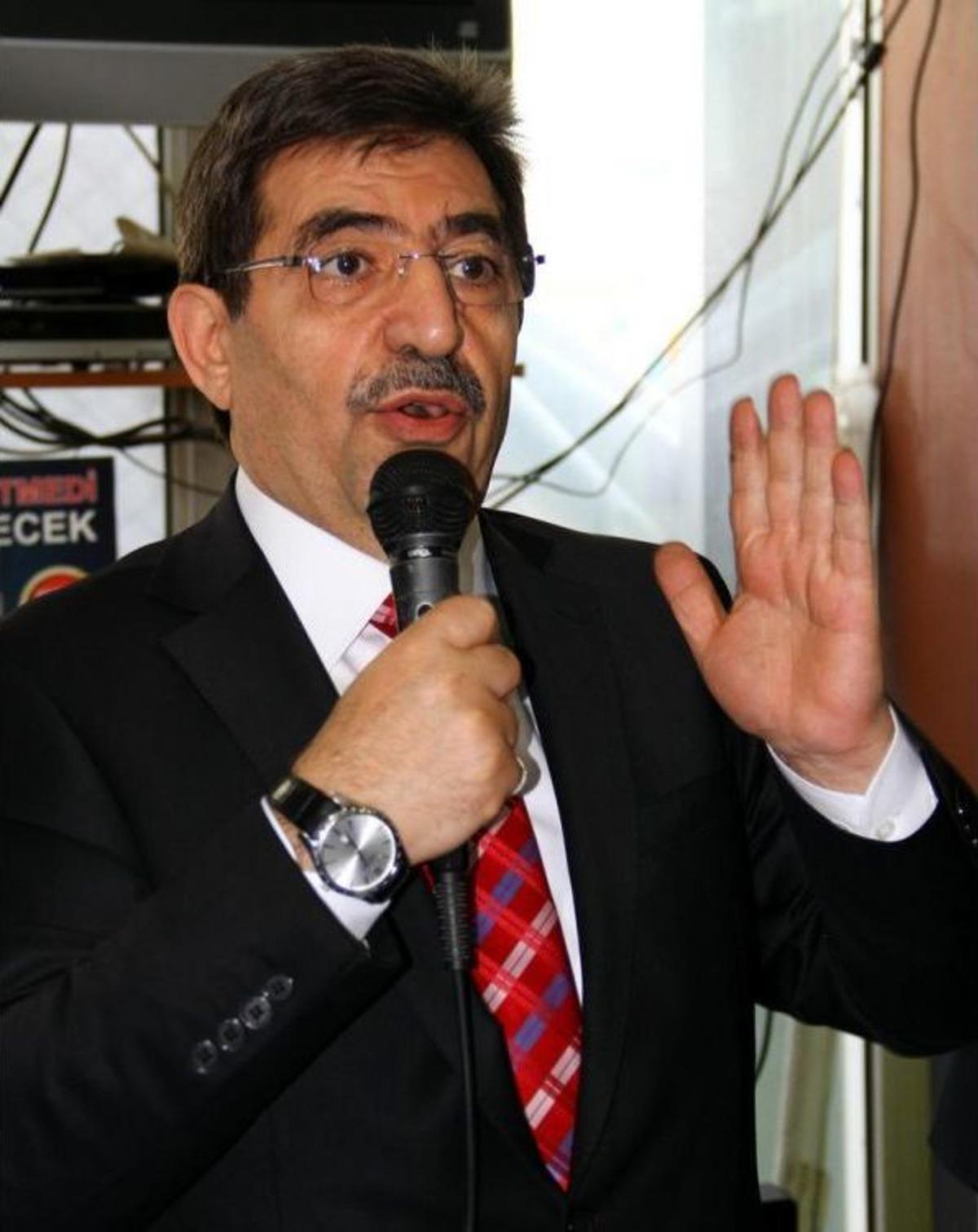 &Ccedil;evre Ve Şehircilik Bakanı G&uuml;ll&uuml;ce: