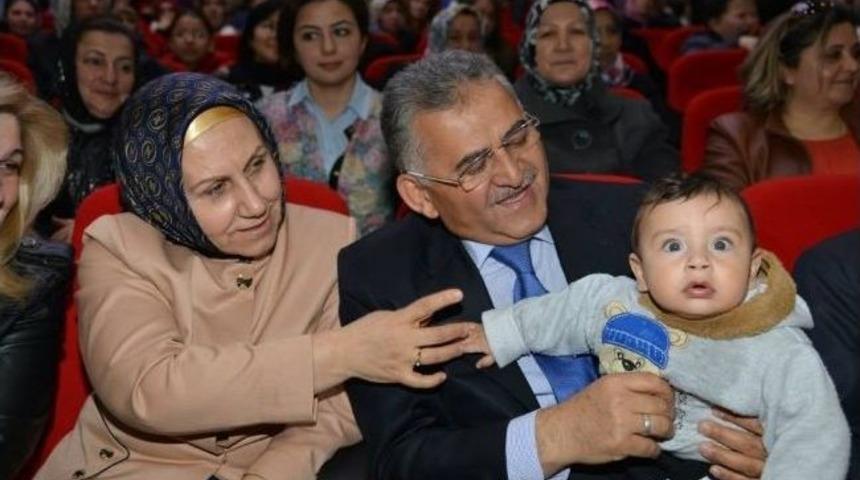 8 Mart D&uuml;nya Kadınlar G&uuml;n&uuml;