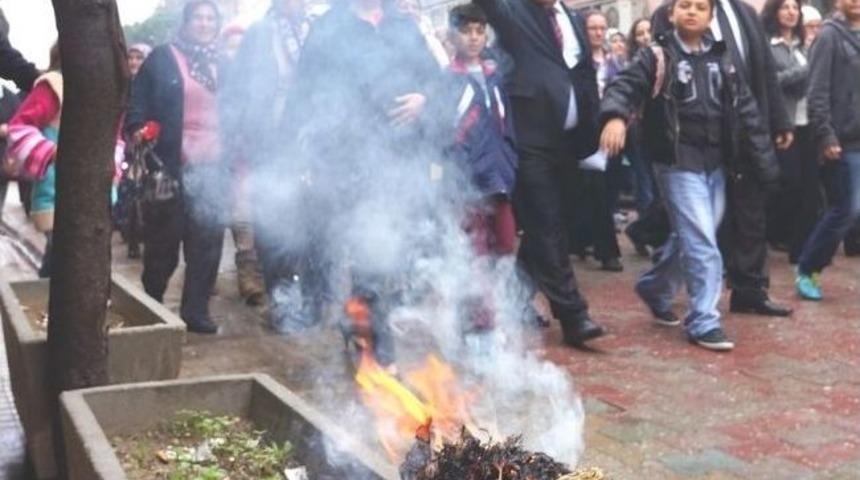 8 Mart D&uuml;nya Kadınlar G&uuml;n&uuml;&rsquo;nde İlgin&ccedil; G&ouml;r&uuml;n&uuml;m