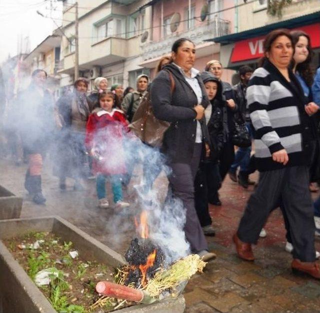 8 Mart D&uuml;nya Kadınlar G&uuml;n&uuml;&rsquo;nde İlgin&ccedil; G&ouml;r&uuml;n&uuml;m 2