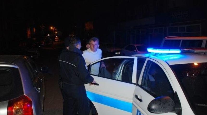 Alkoll&uuml; S&uuml;r&uuml;c&uuml; Polislere Zor Anlar Yaşattı