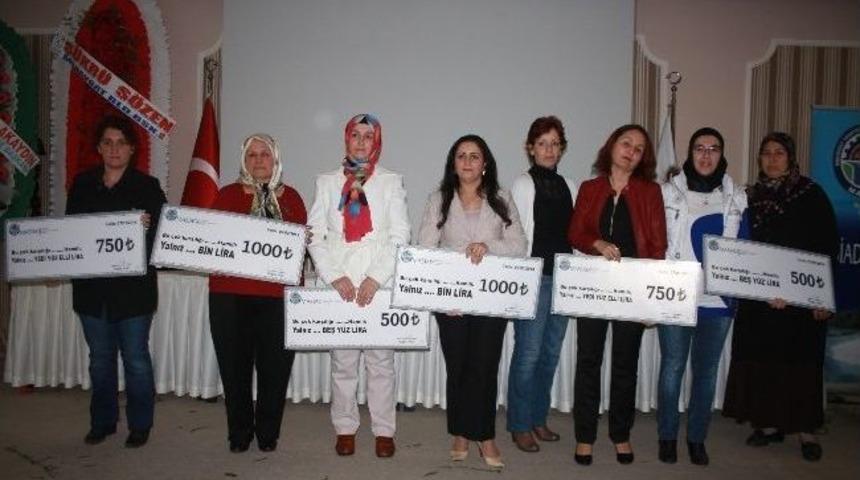 Dereceye Giren Kadın Girişimcilere &Ouml;d&uuml;lleri Verildi