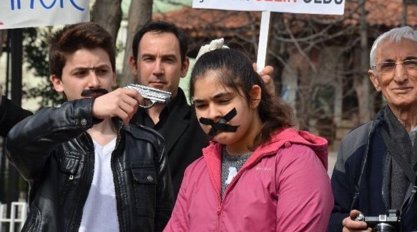 &Ouml;ğrenciler K&uuml;&ccedil;&uuml;k Yaşta Evliliği Ve Kadına Şiddeti Protesto Etti