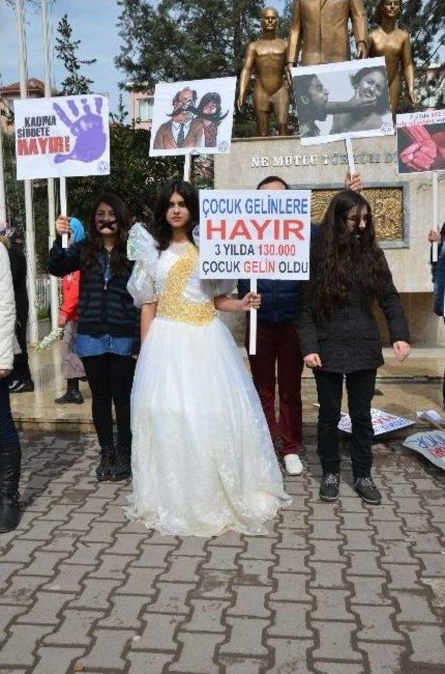 Öğrenciler Küçük Yaşta Evliliği Ve Kadına Şiddeti Protesto Etti