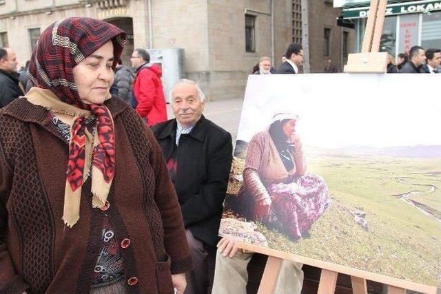 Giresun Üniversitesi Öğrencilerinden 8 Mart Dünya Kadınlar Günü'nde Fotoğraf Sergisi