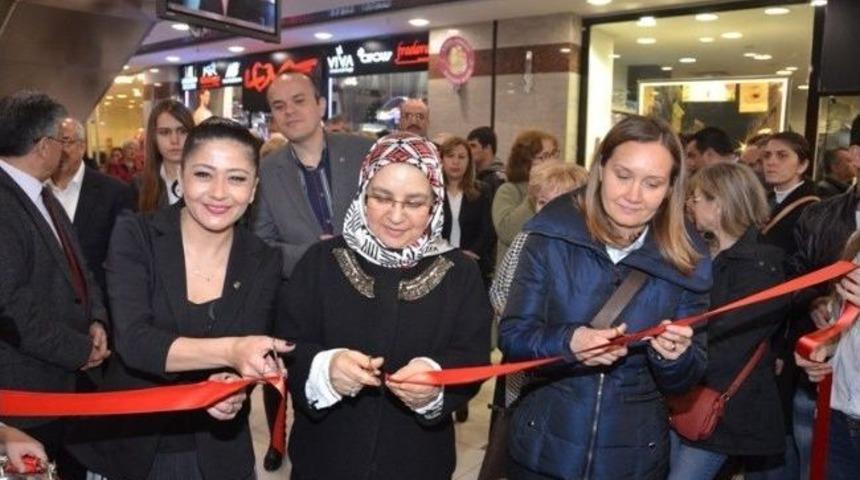 Kadınlar G&uuml;n&uuml; Resim Sergisi Rana Alimoğlu Tarafından A&ccedil;ıldı