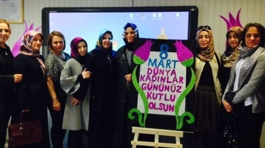 Nil&uuml;fer Eğitim Kurumları, 8 Mart D&uuml;nya Kadınlar G&uuml;n&uuml;n&uuml; Kutladı