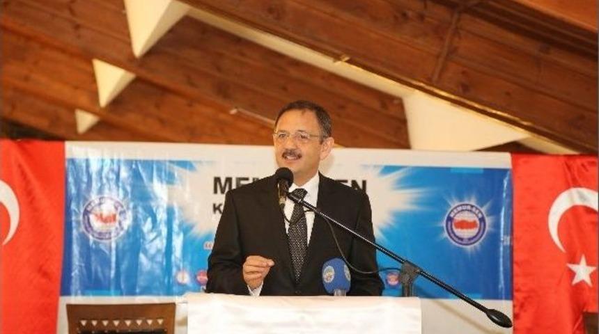 Başkan &Ouml;zhaseki, Memur-sen'in Kadınlar G&uuml;n&uuml; Programında Konuştu