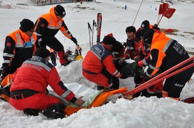 Erzurum’da Gerçeği Aratmayan Çığ Tatbikatı