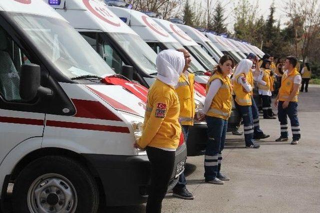 Çalışma Ve Sosyal Güvenlik Bakanı Faruk Çelik, Ambulansla Şehir Turu Attı