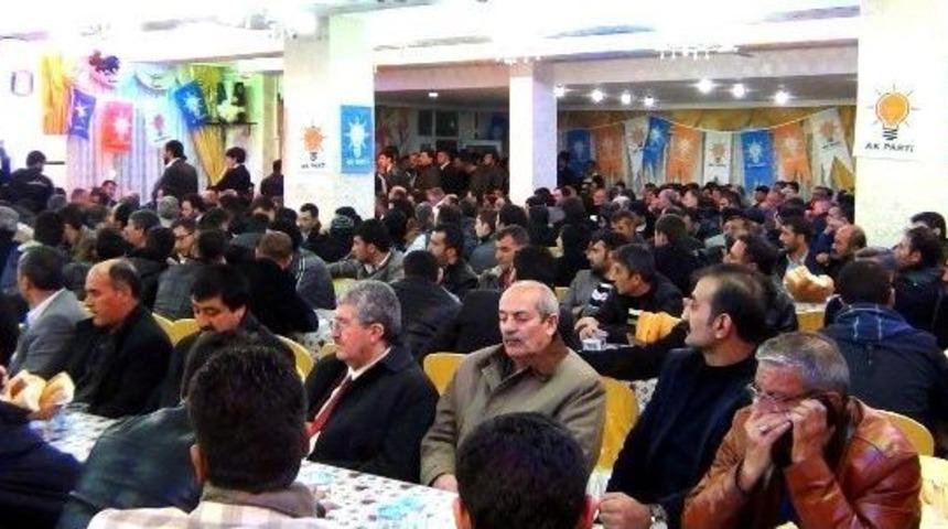 Erciş&rsquo;te Yağar Ailesinden Ak Parti&rsquo;ye Katılım Yemeği