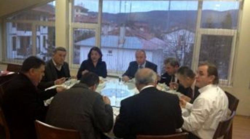 Belediye Meclisi Senpazarlı İşadamına Fahri Hemşerilik Verdi