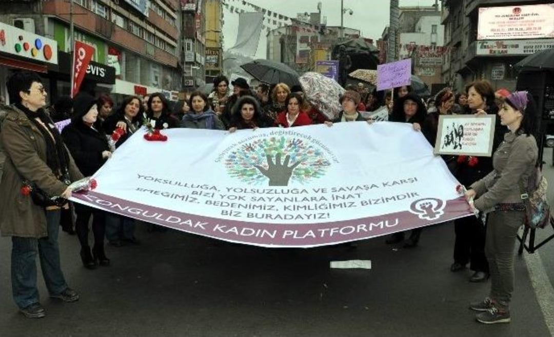 Zonguldak Kadın Platformu, 8 Mart D&uuml;nya Kadınlar G&uuml;n&uuml;n&uuml; Kutladı