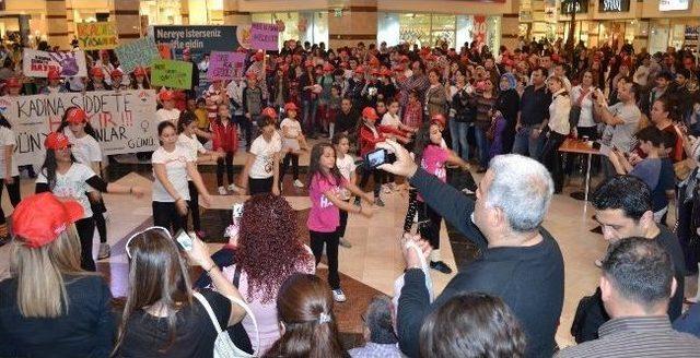 Adana Bah&ccedil;eşehirli &Ouml;ğrencilerden &lsquo;&rsquo;kadına Şiddete Hayır&rsquo;&rsquo; Etkinliği 2