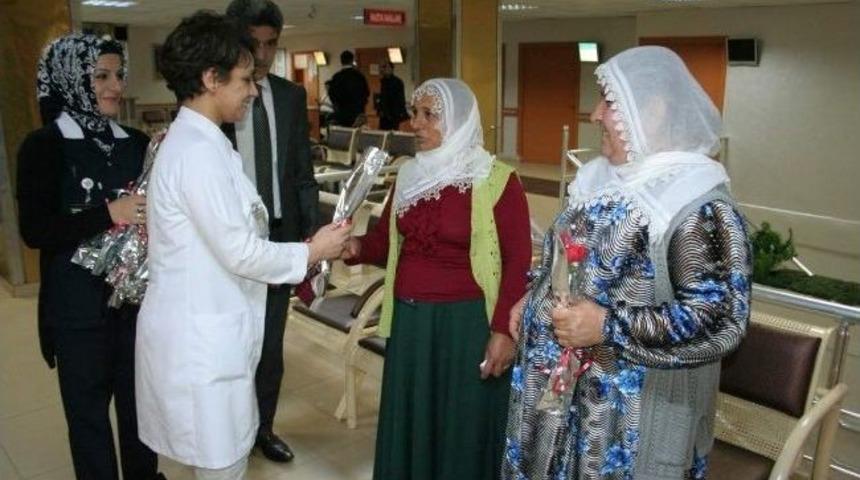 &Ouml;zel Medlife&rsquo;den Hastalara Karanfil