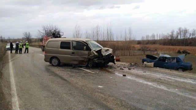 Isparta&rsquo;da Trafik Kazası: 3 &Ouml;l&uuml;, 3 Yaralı 2