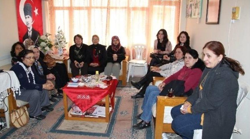 Nazilli'de Cumhuriyet Kadınları 8 Mart&rsquo;ı Kutladı