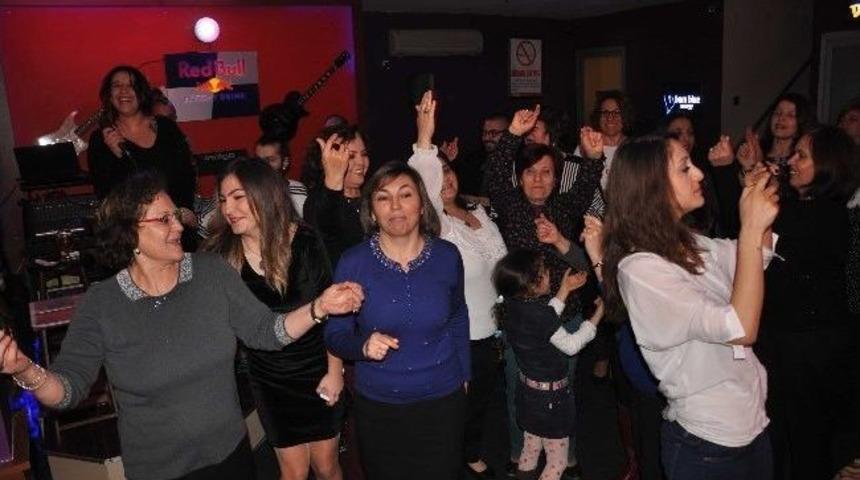 Sağlık &Ccedil;alışanları G&uuml;nlerini Eğlenerek Kutladı