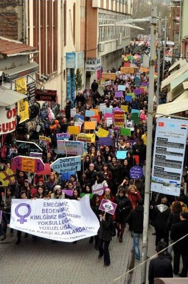 Eskişehir’de Kadınlar Yürüyüşü