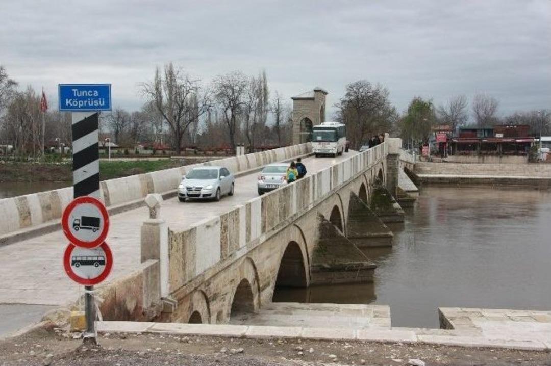 Edirne&rsquo;de Yağışlar Nehir Seviyelerini 4 Kat Artırdı
