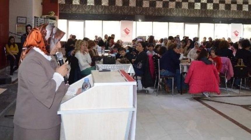 8 Mart D&uuml;nya Kadınlar G&uuml;n&uuml; Programla Kutlandı