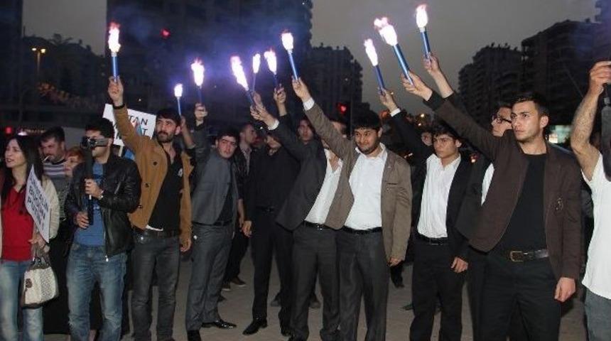 Adana&rsquo;da Kırım İ&ccedil;in Meşaleli Eylem D&uuml;zenlendi