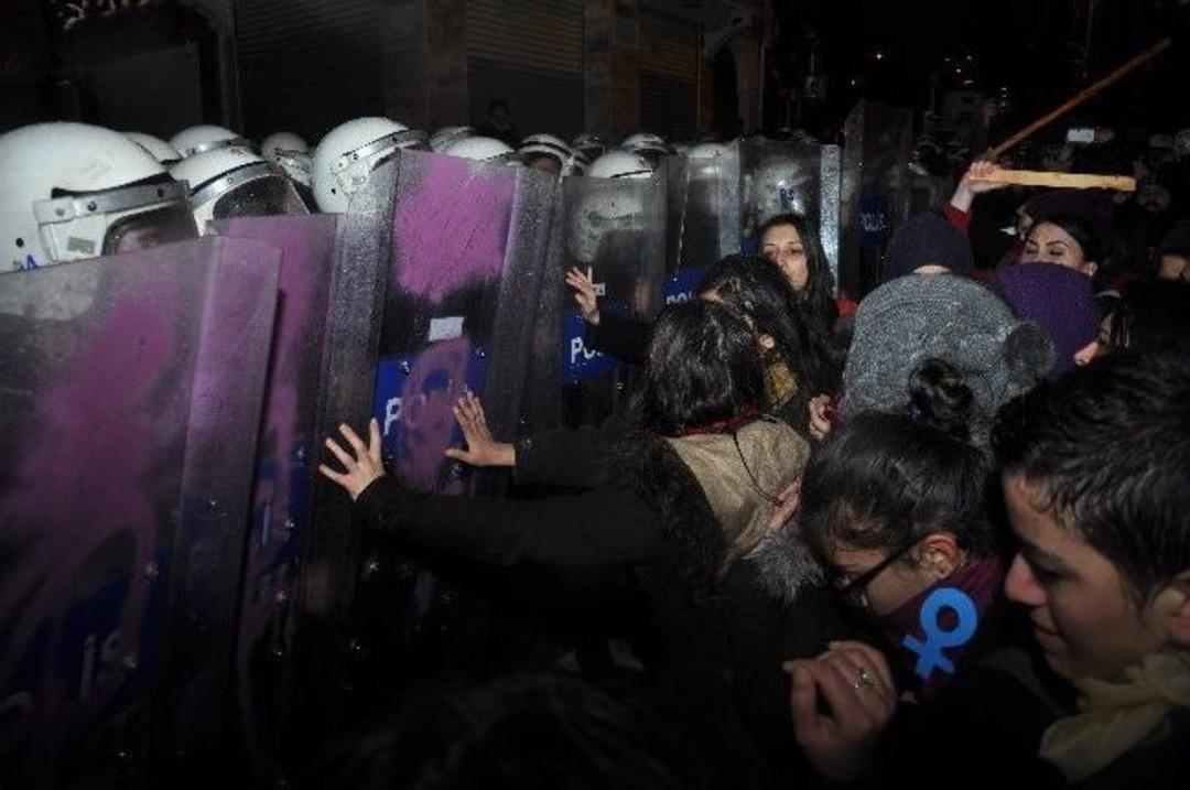 Taksim'de 8 Mart Kadınlar G&uuml;n&uuml; Eylemi