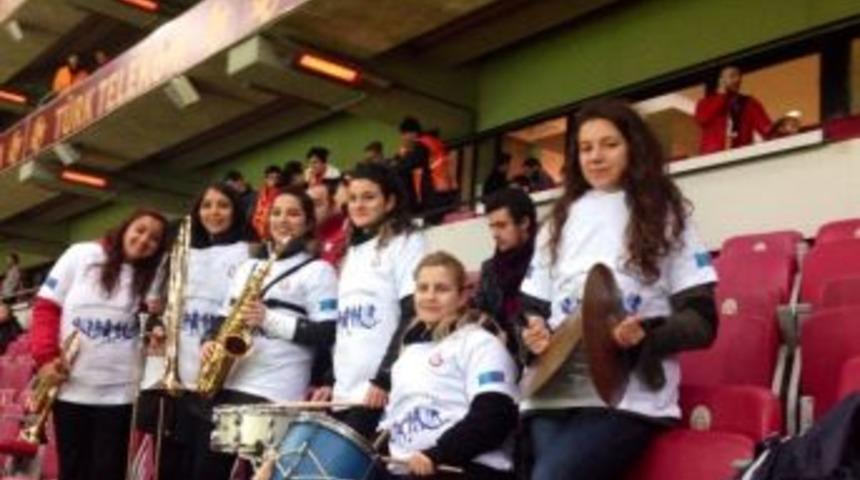 T&uuml;rk Telekom, Kadın Futbolseverleri T&uuml;rk Telekom Arena&rsquo;da Konuk Etti